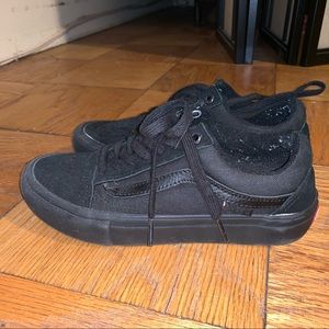 ALL BLACK VANS - MENS 5.5 - WOMANS 7